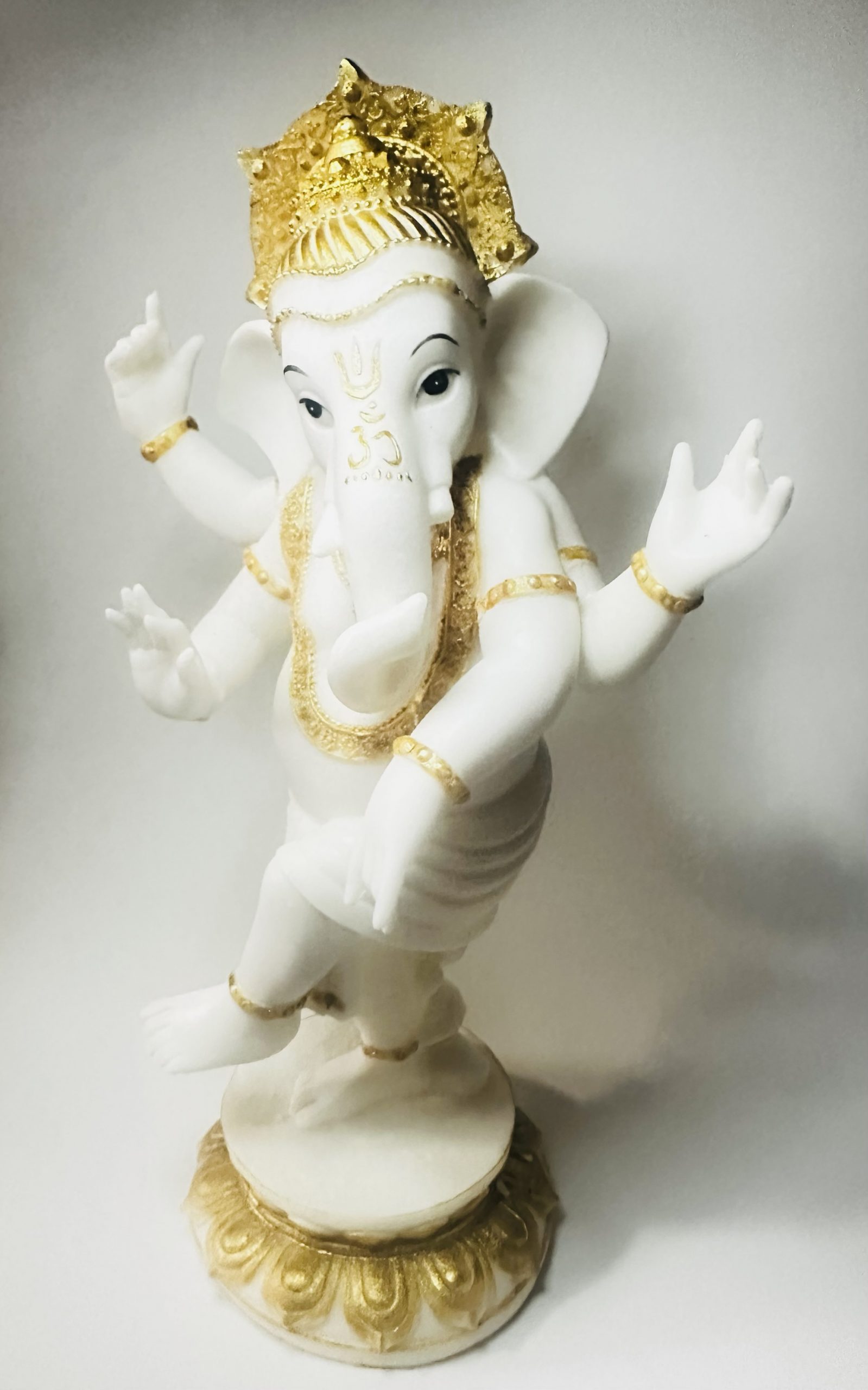Figura Ganesha de pie 32 cm